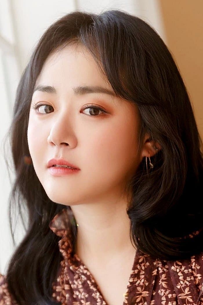 Moon Geun-young backdrop