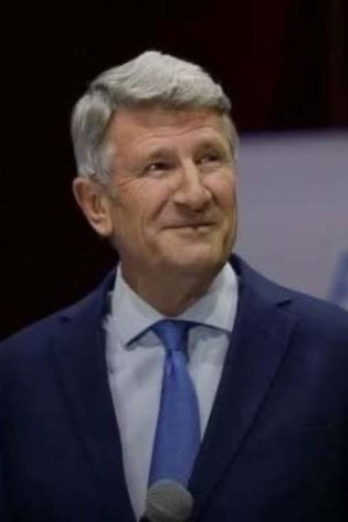 Philippe de Villiers backdrop