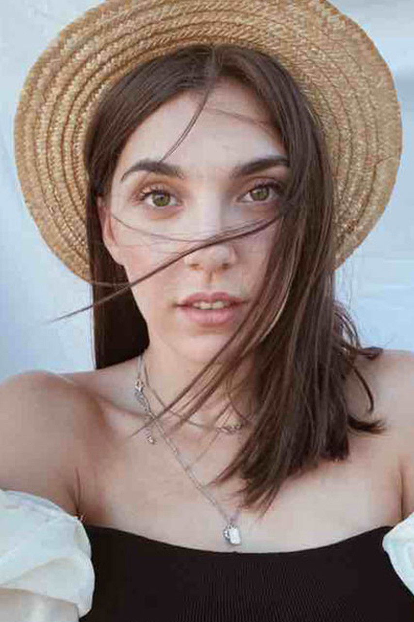 Marta López backdrop