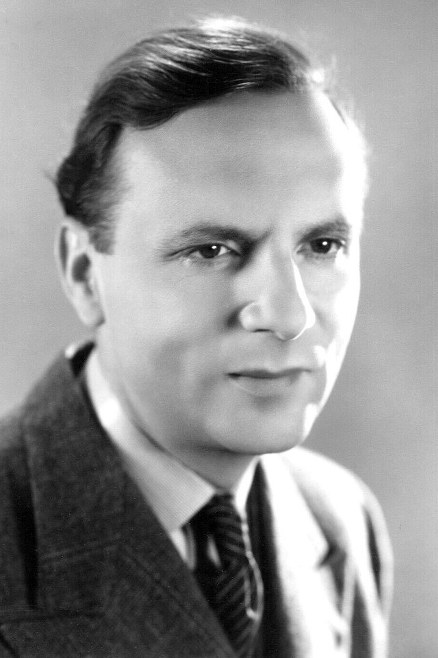 Pierre Bertin backdrop