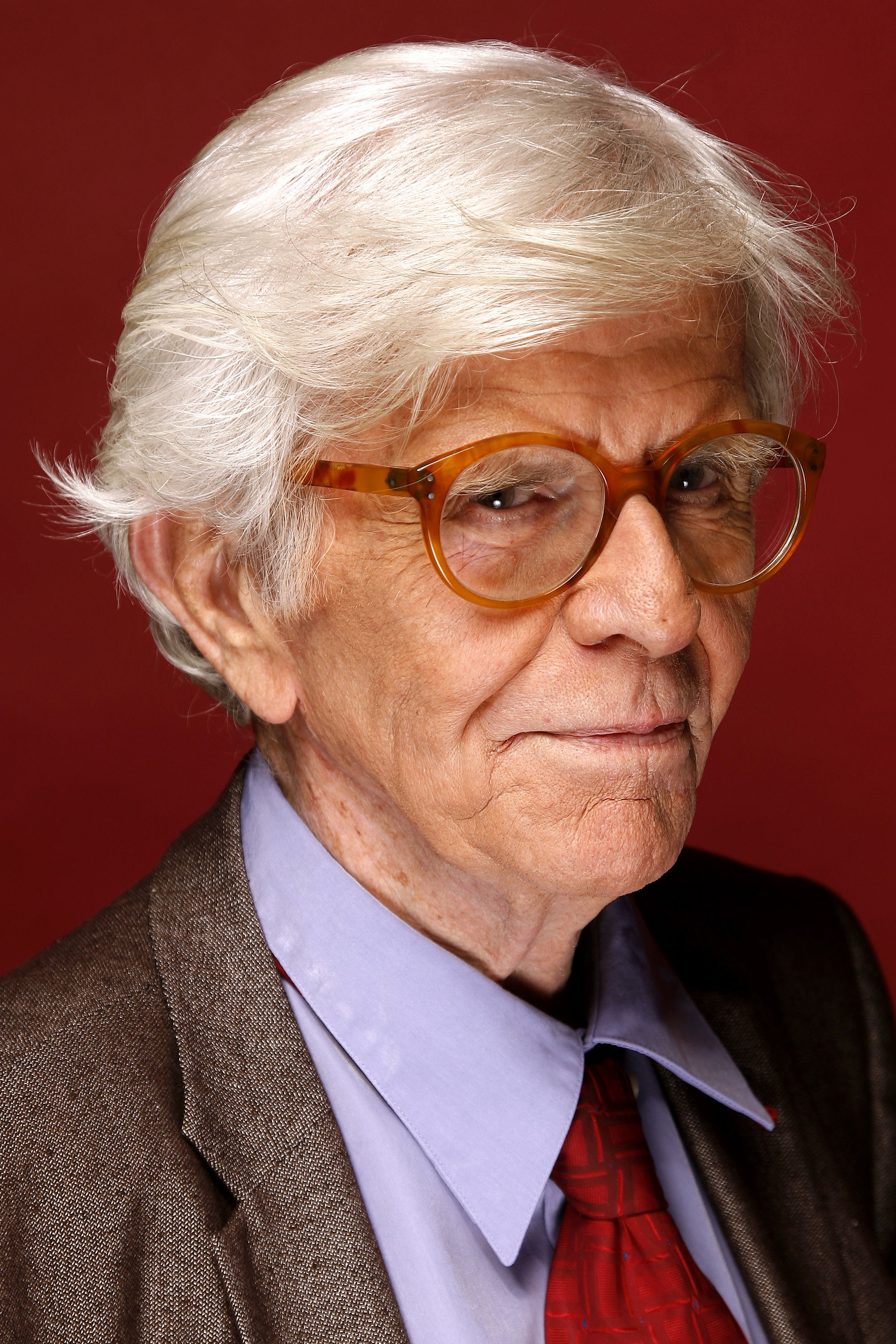 Henry Chapier backdrop