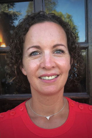 Máire Kearney backdrop