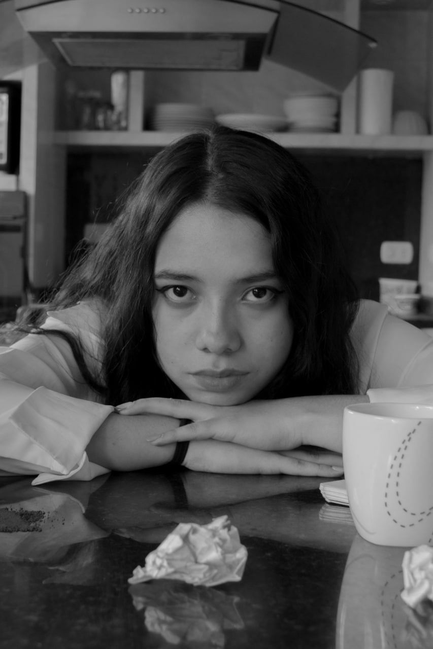 Mariana Ramírez backdrop