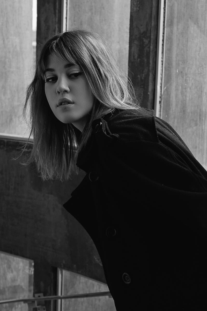 Leticia Arruda backdrop