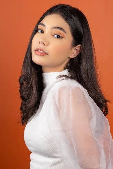 Lea Ciarachel backdrop