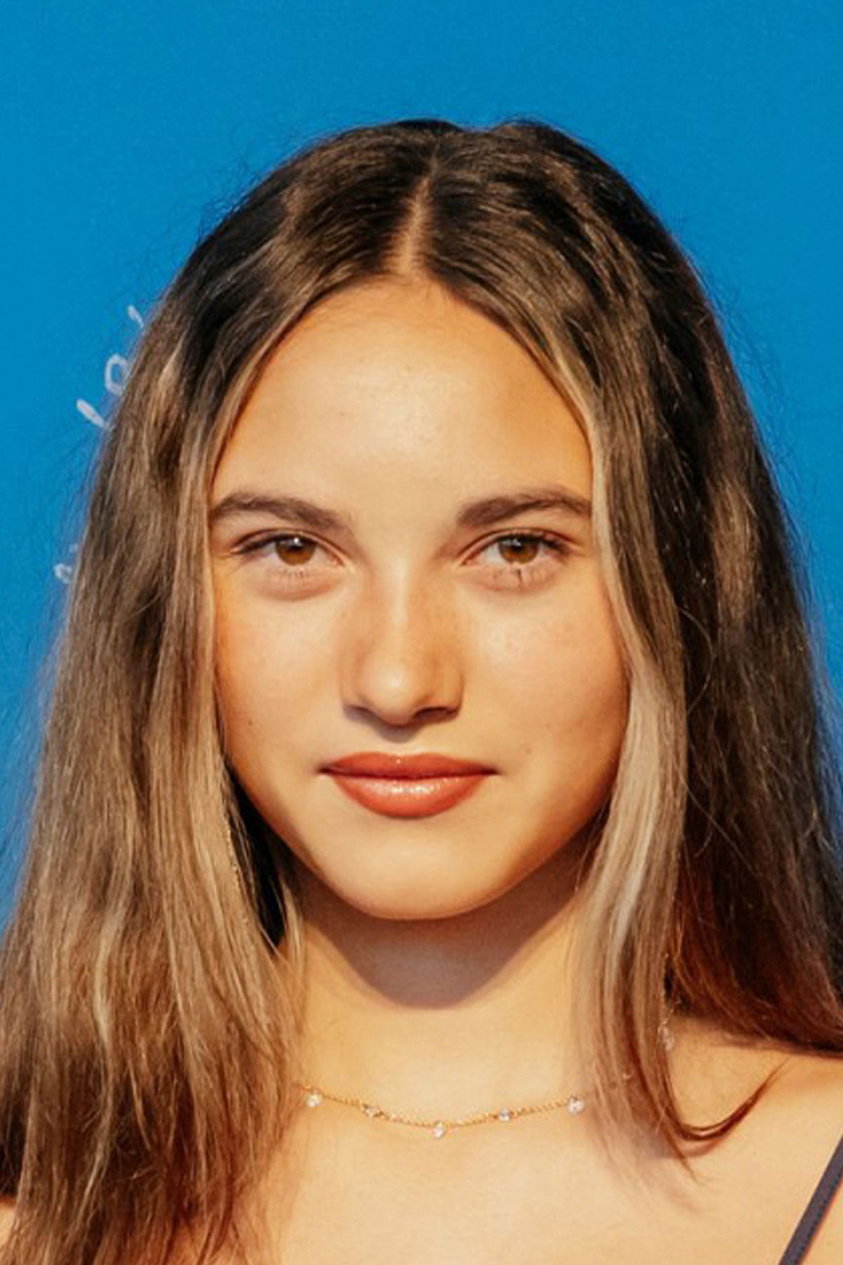 Sofía Clausen backdrop