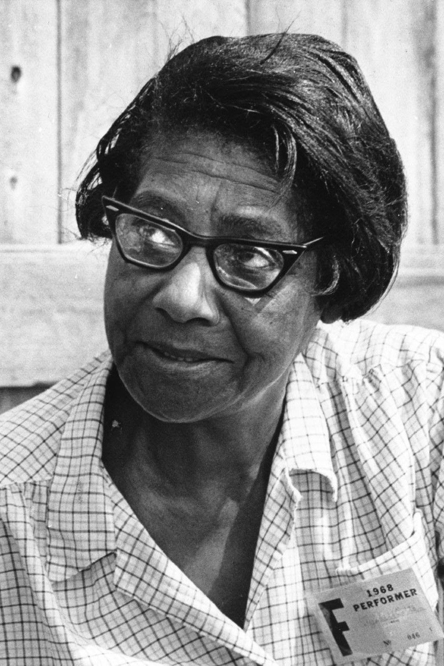 Elizabeth Cotten backdrop