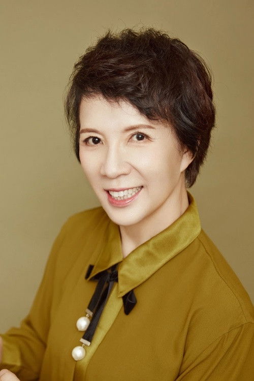 Liang Yue Jun backdrop