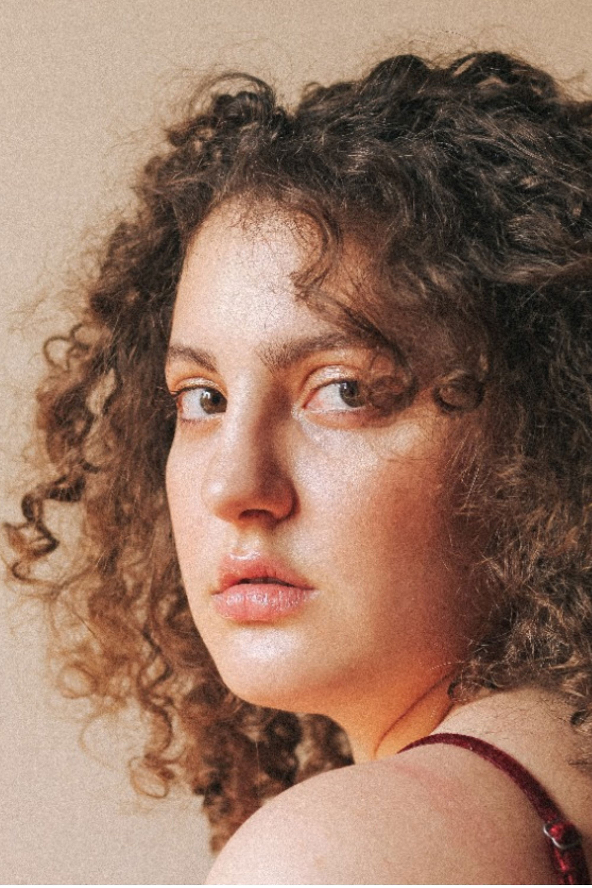 Luiza Jorgi backdrop