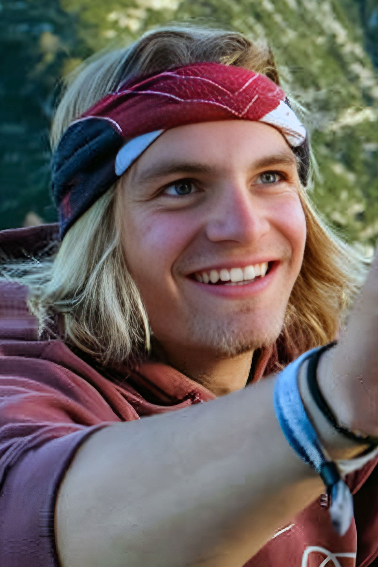 Pablo Signoret backdrop