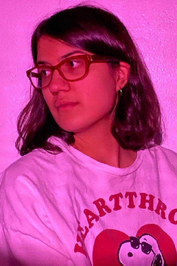 Hanna Milos backdrop