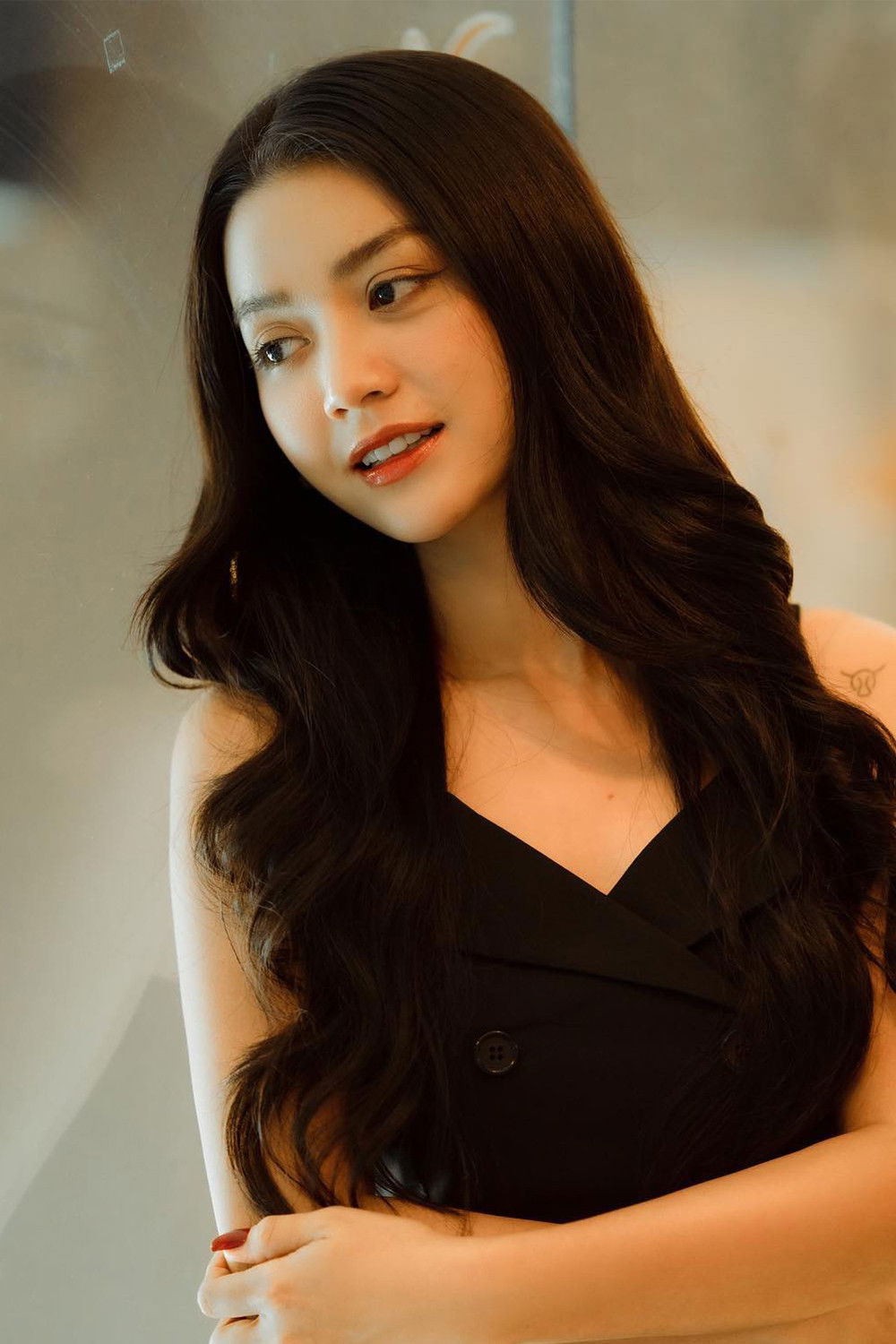 Khin Wint Wah backdrop