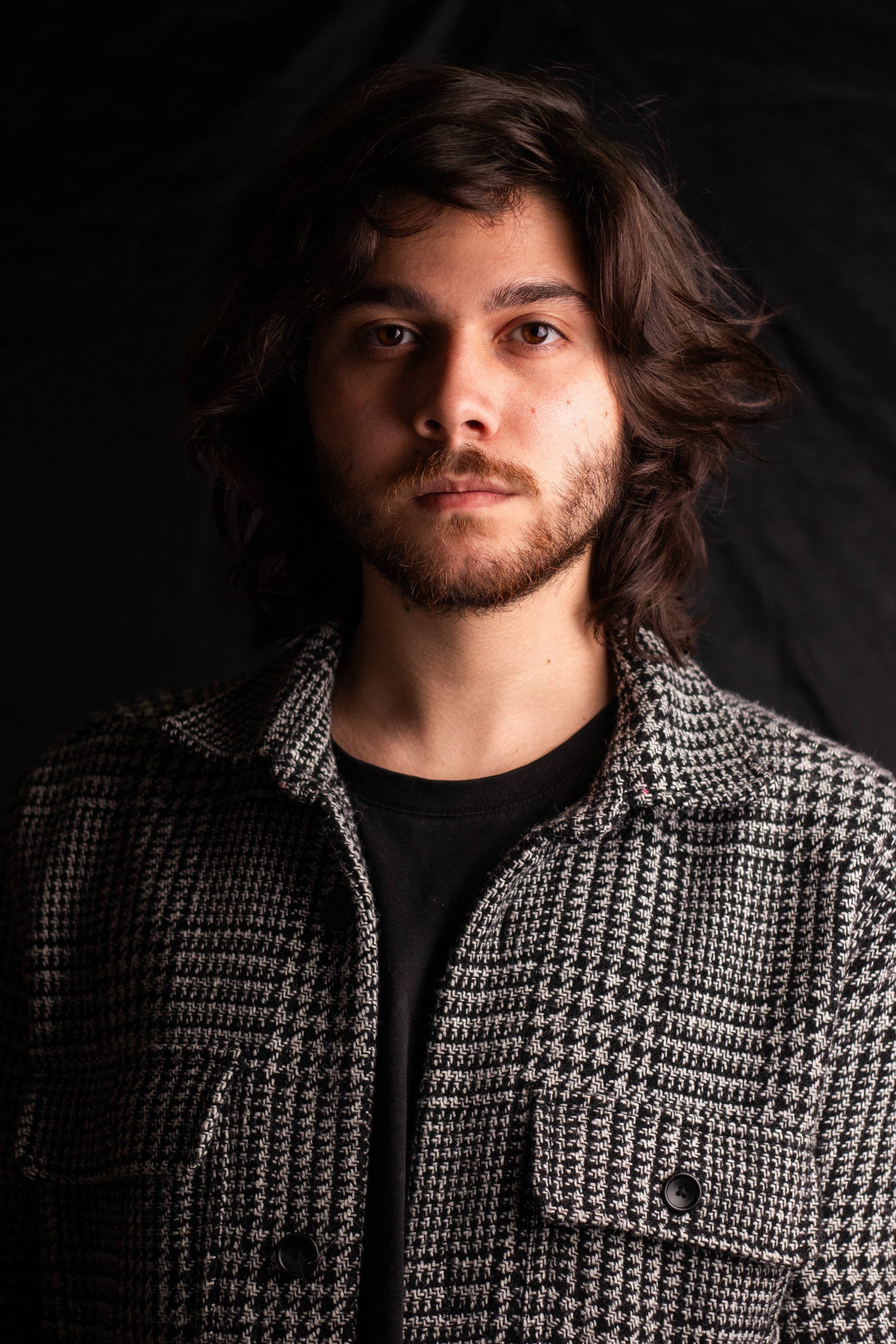 Bernardo Appel backdrop