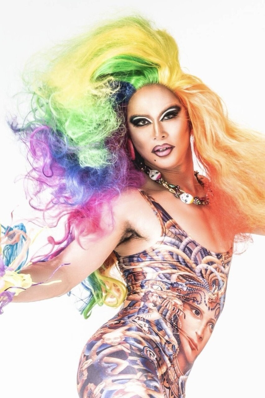 Durian Lollobrigida backdrop