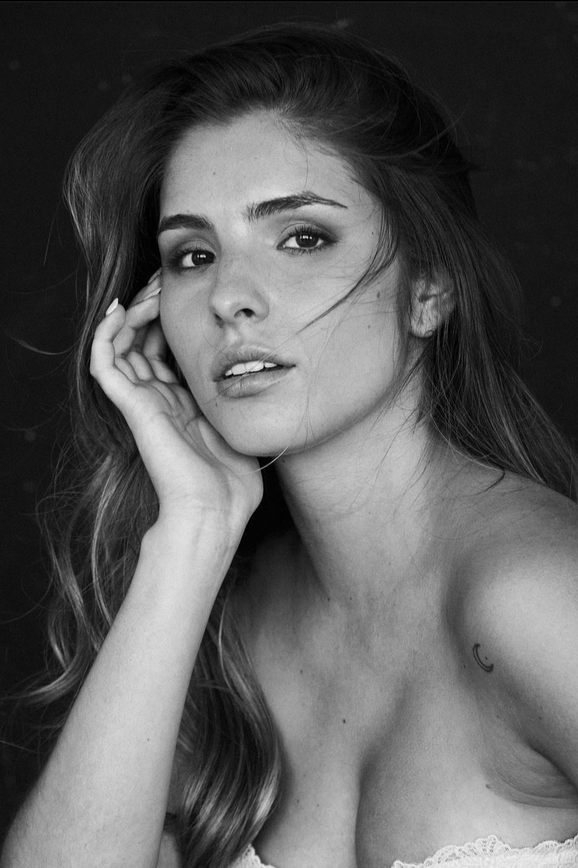 Helena Cortés backdrop