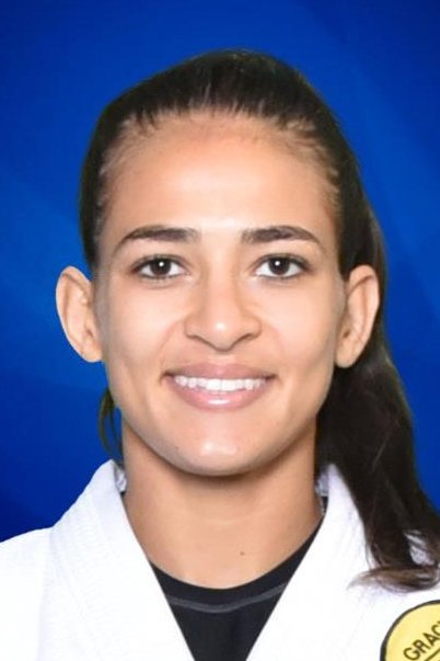 Bia Mesquita backdrop