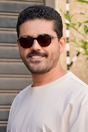 Ayoub Abounnasr backdrop