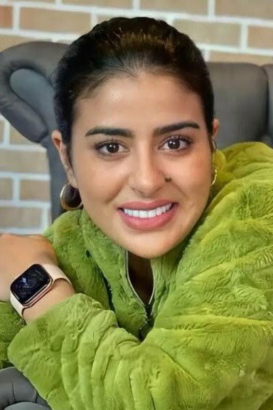 Sandia Tajdin backdrop