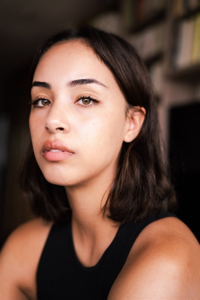 Luiza Benaïssa backdrop