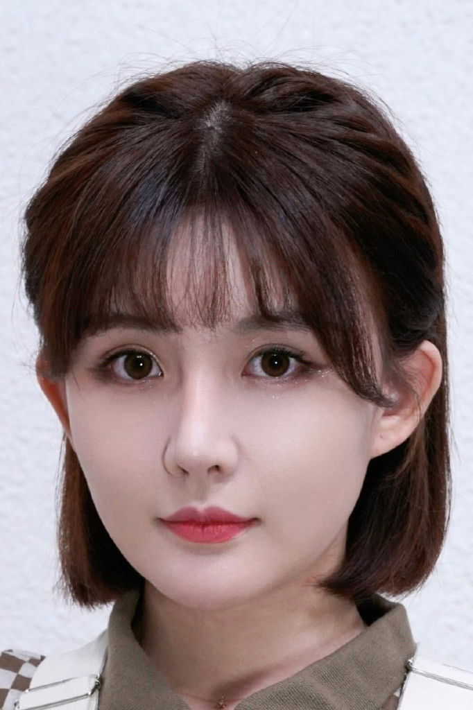 Huang Nuan Nuan backdrop