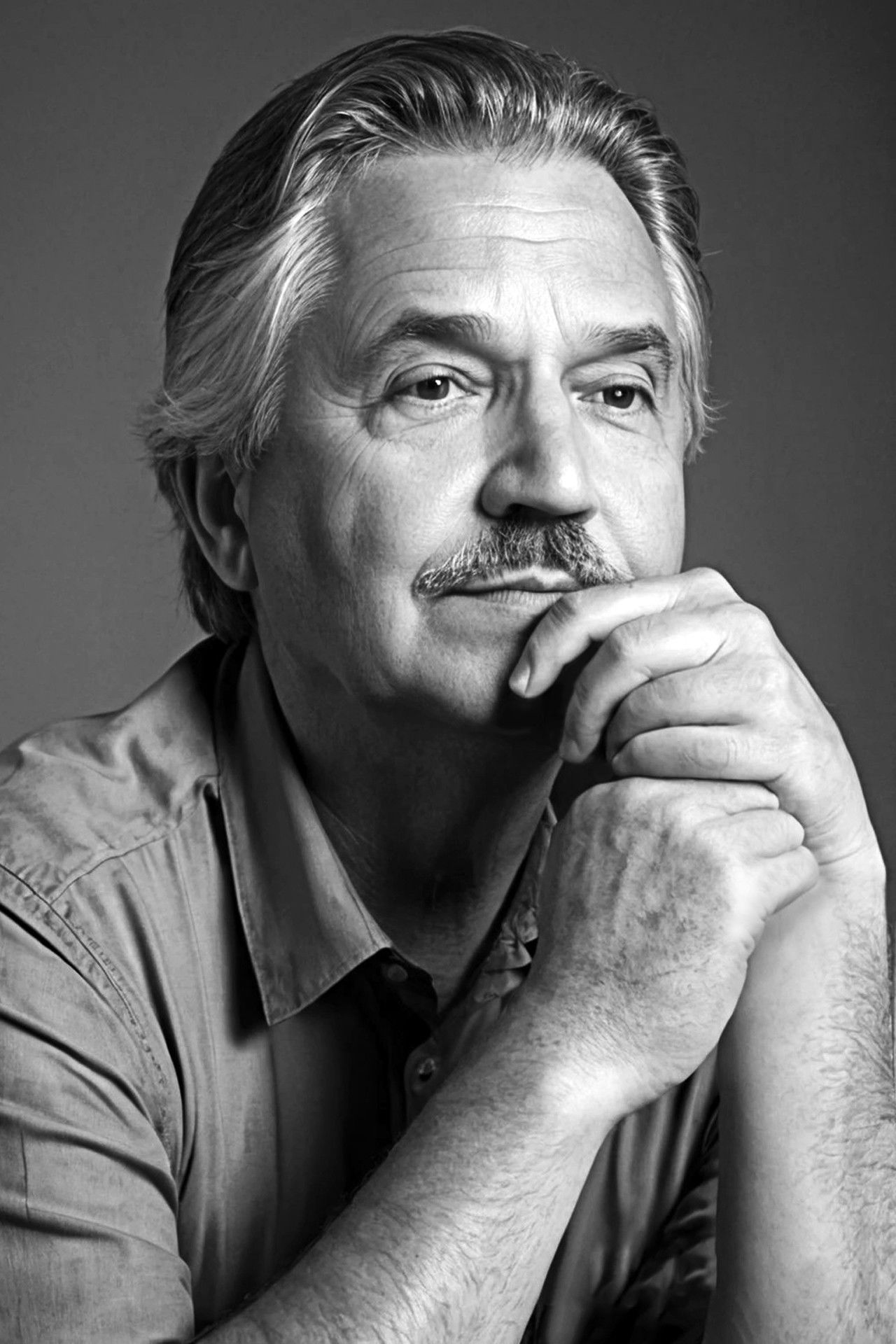 Alain Aubert-Dechartre backdrop