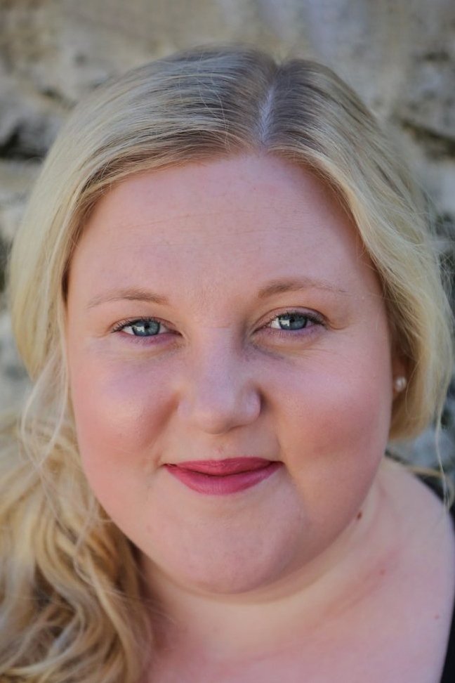 Caroline Deyga backdrop