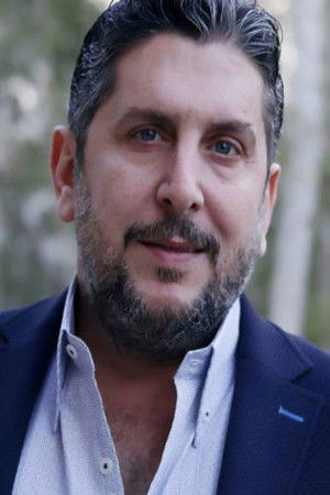 محمد قنوع backdrop