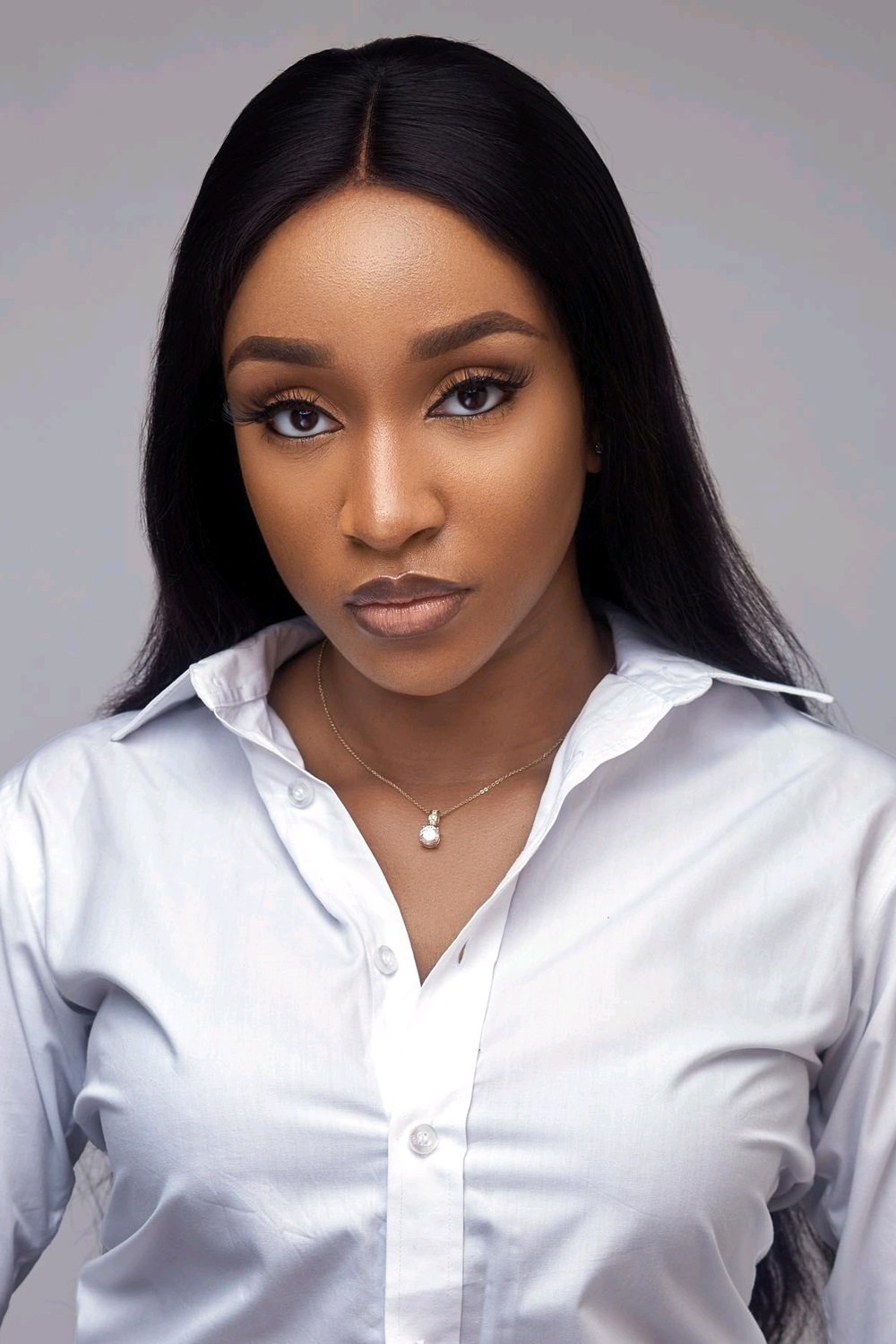 Dibor Adaobi backdrop