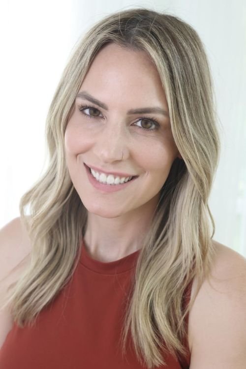 Lisa Fenimore backdrop