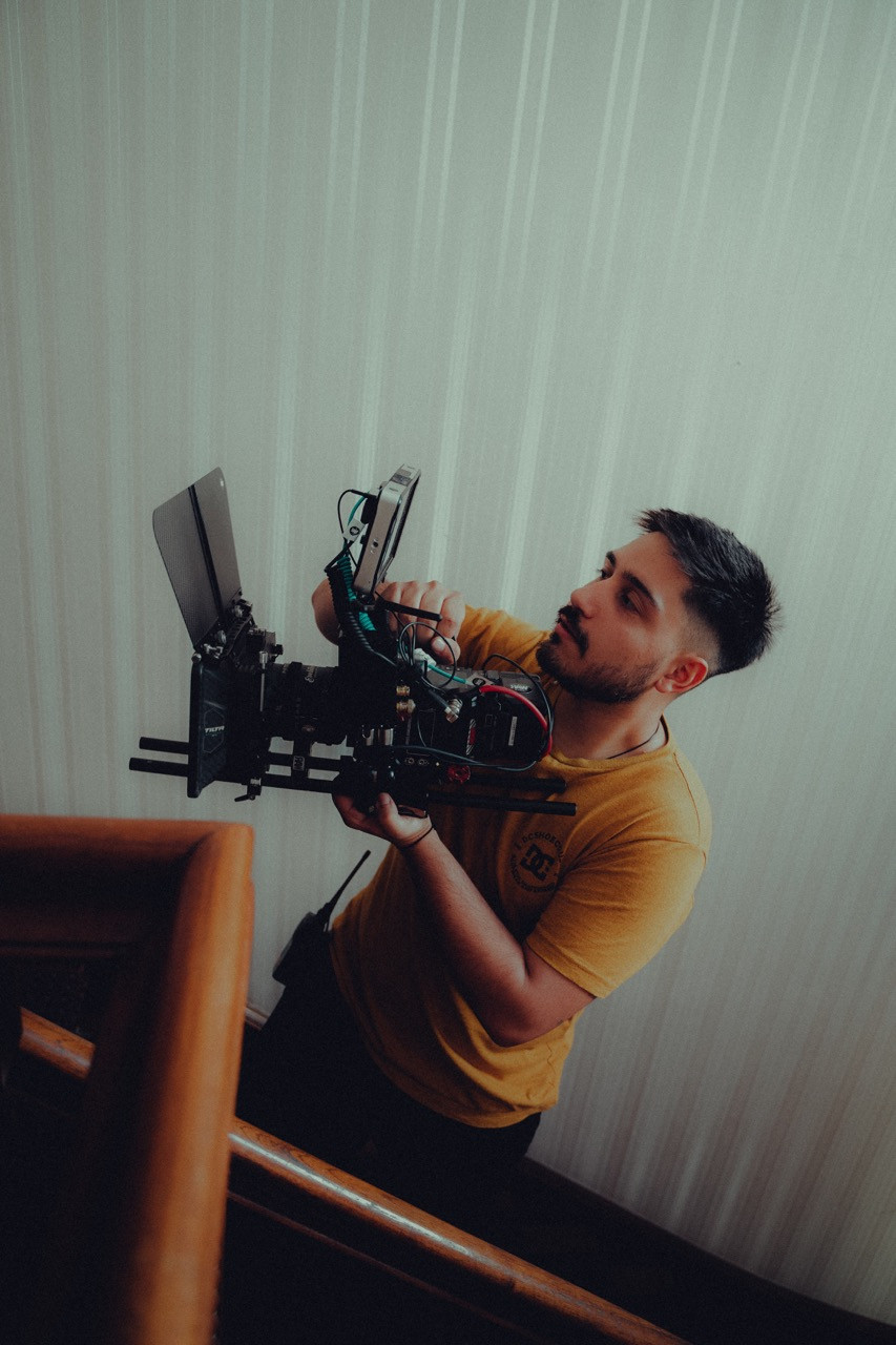 Santiago Bella backdrop