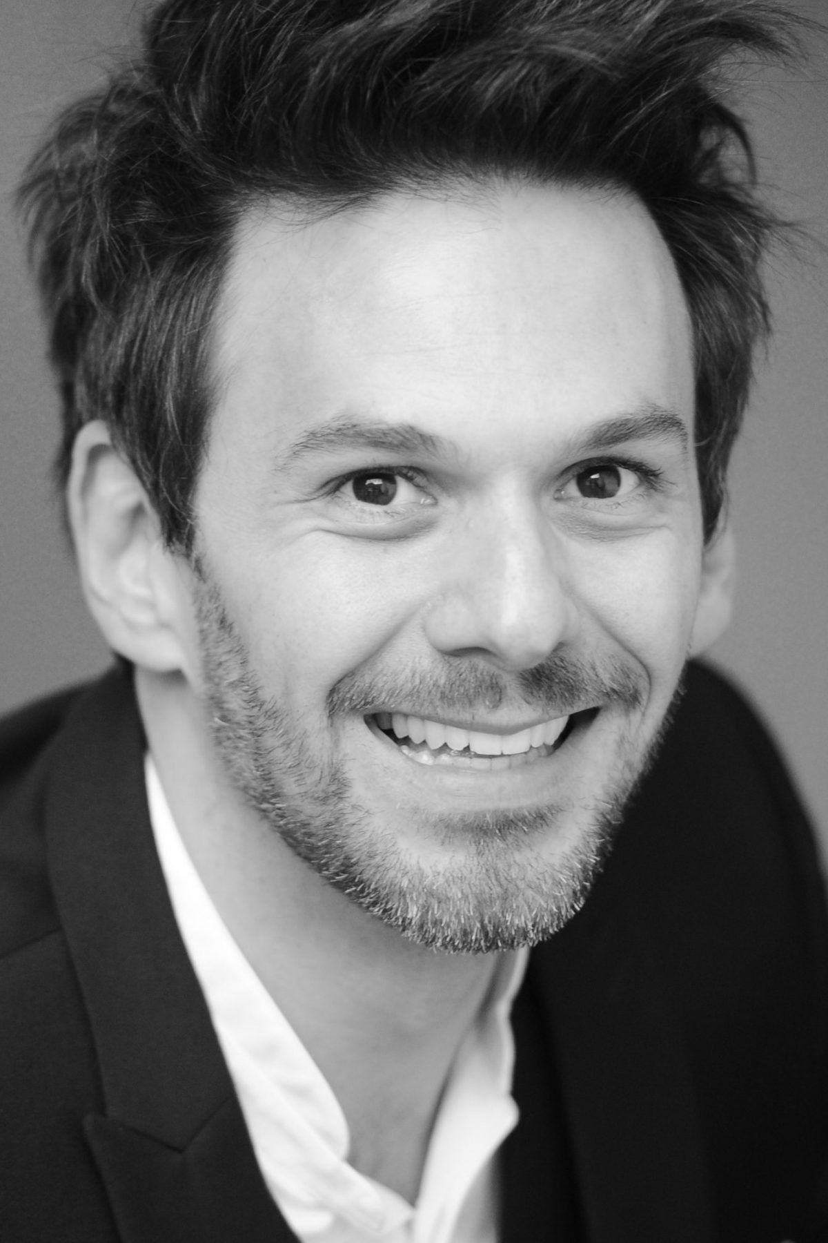 Laurent Arcaro backdrop