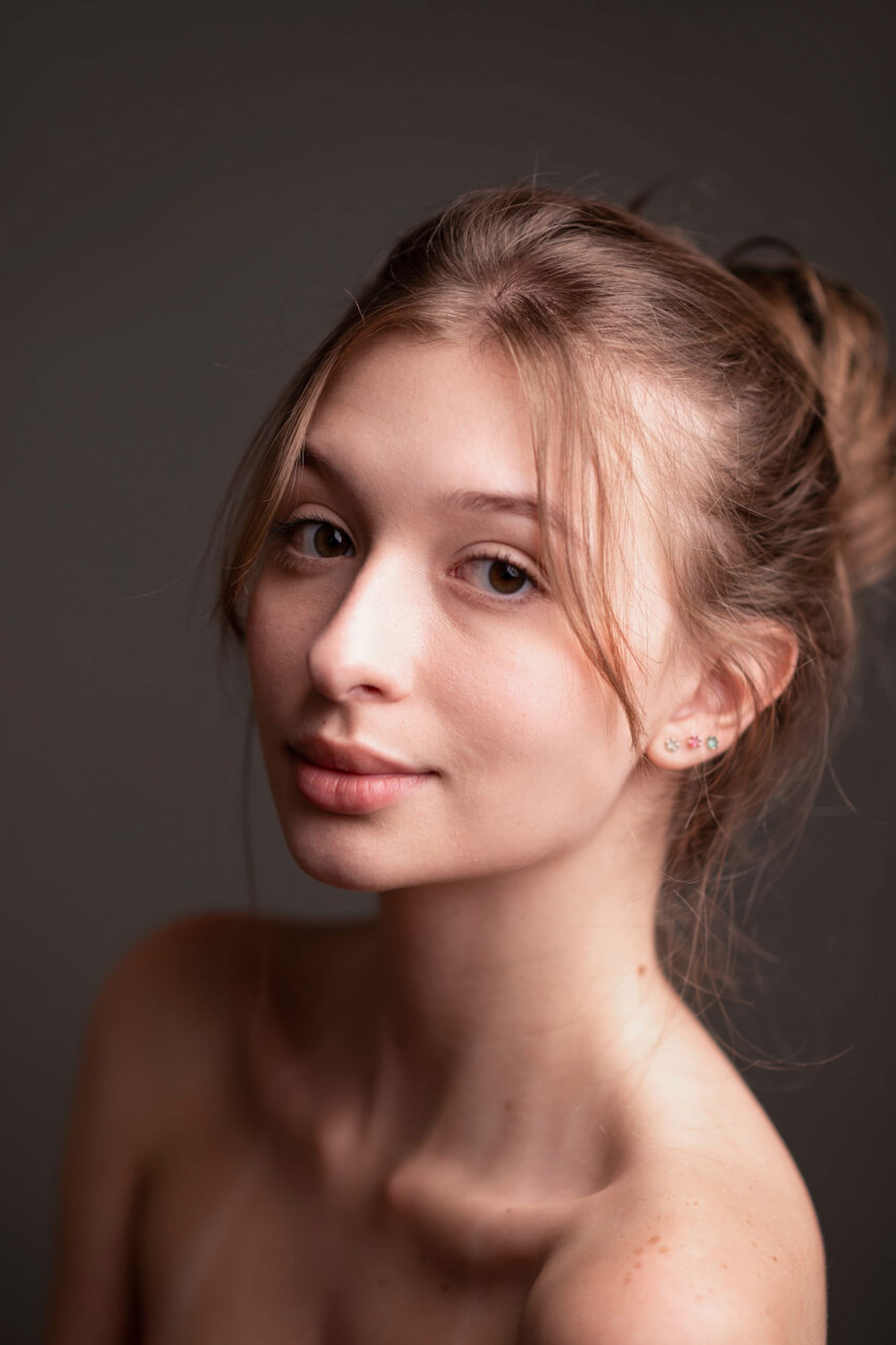 Fernanda Schiavo backdrop