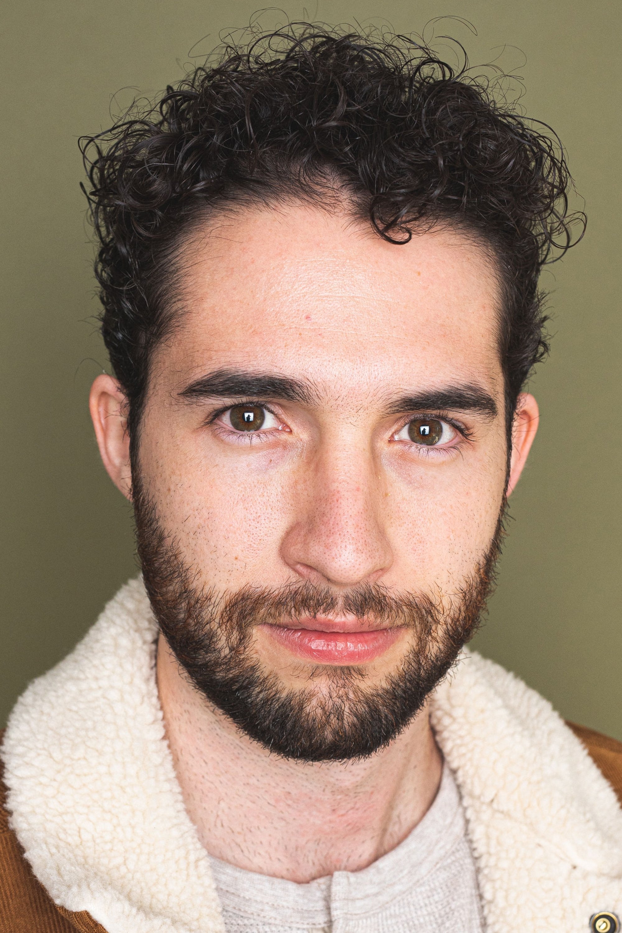 Eli Ghaeini backdrop