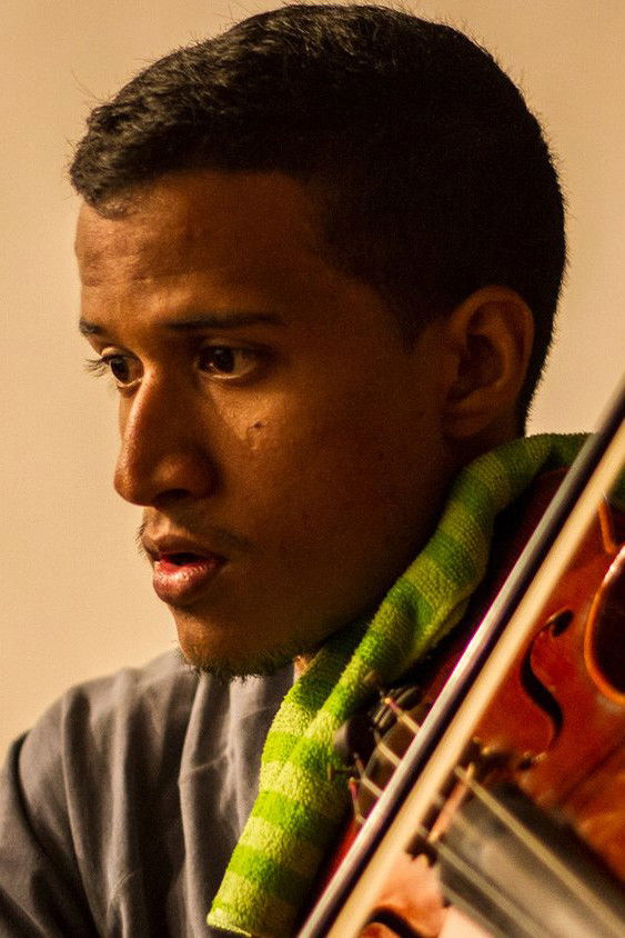 Edixon Yánez backdrop