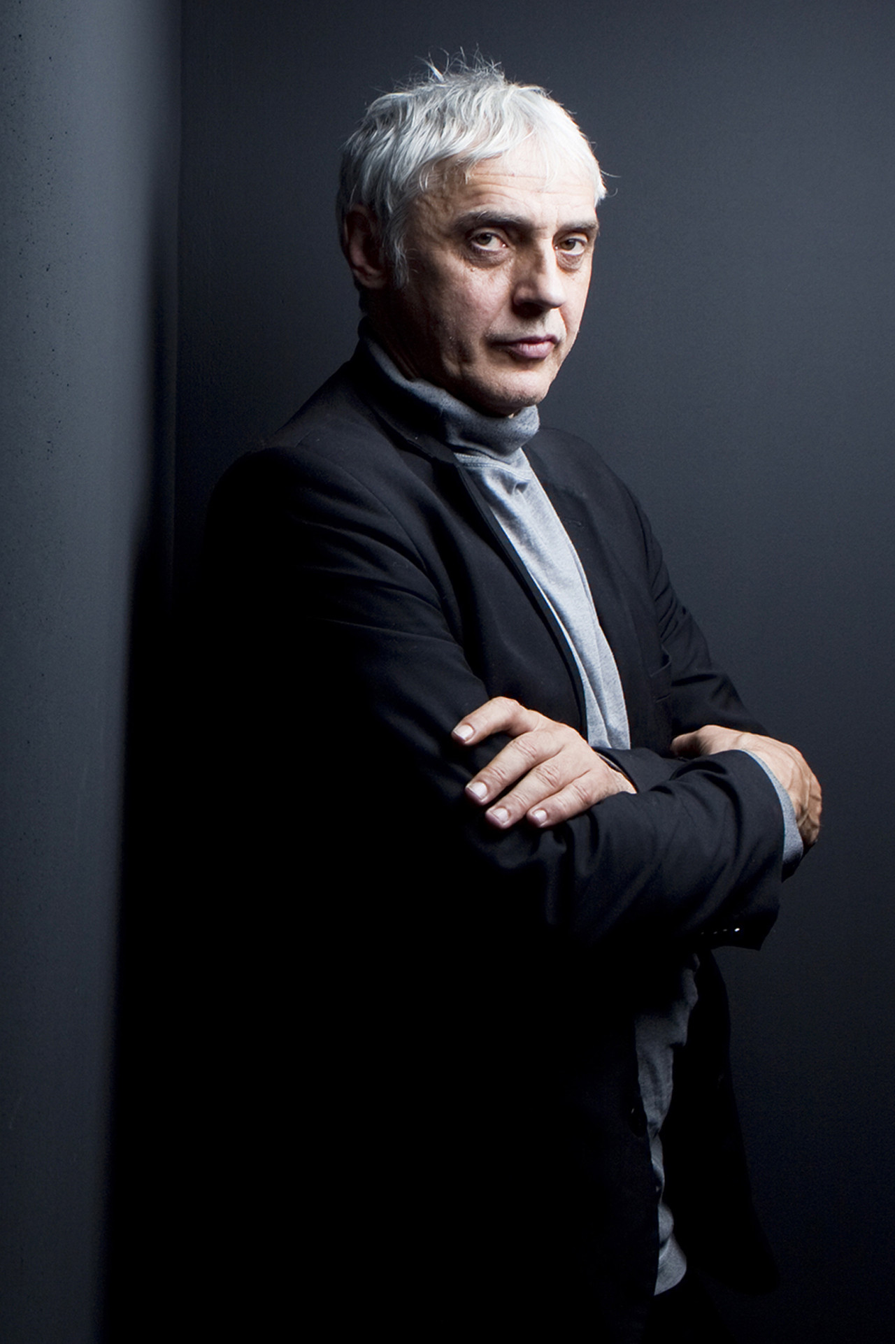 Joseph Nadj backdrop