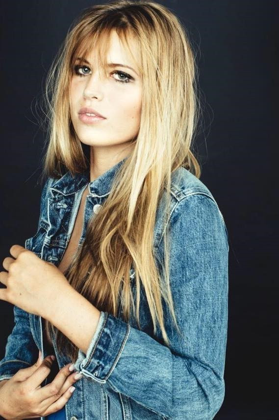 Julia de Nunez backdrop