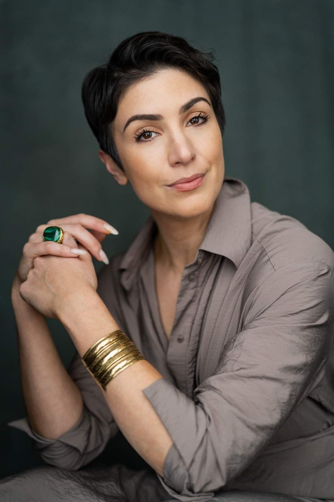 Soophia Foroughi backdrop