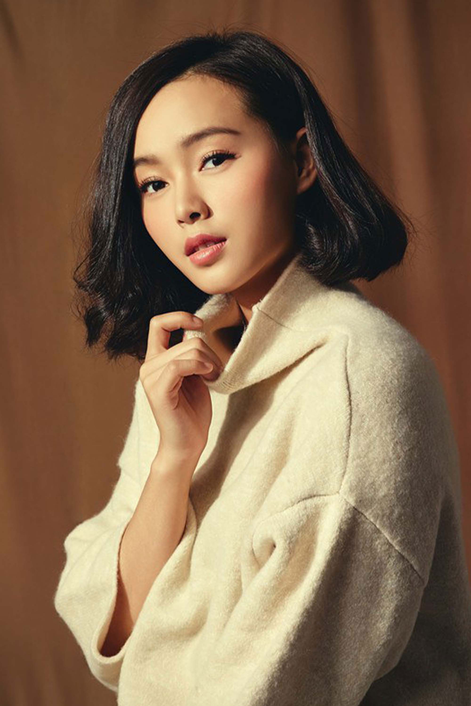 Lu Yuanyuan backdrop