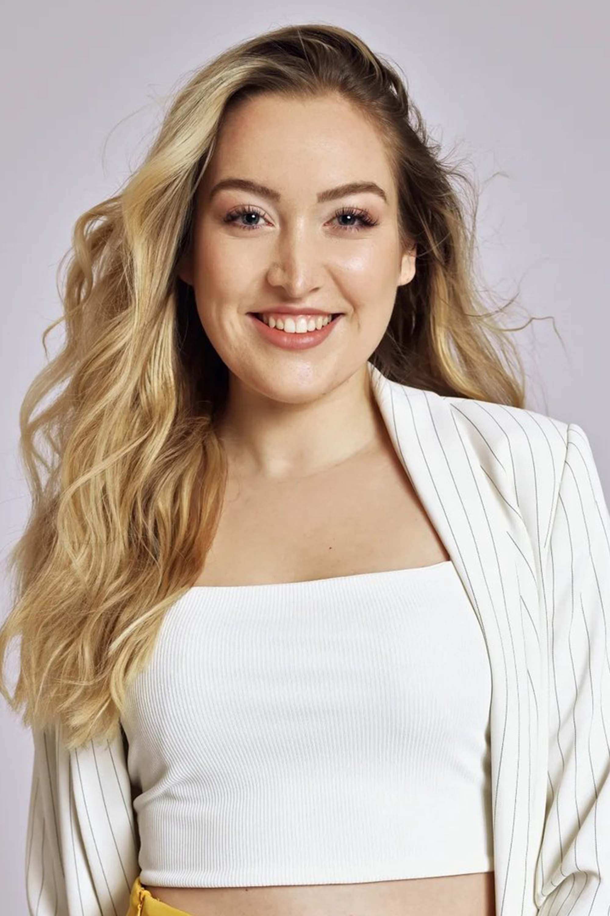 Nelly Rosteck backdrop