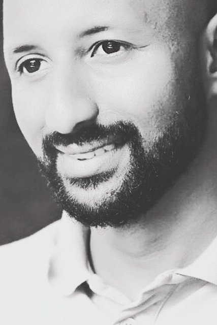 Shady Mohsen backdrop