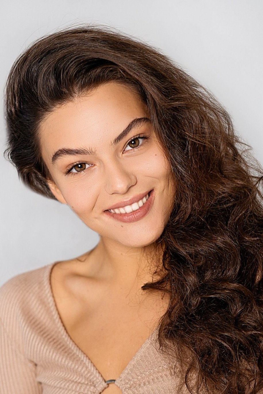 Ugnė Zavistauskaitė backdrop