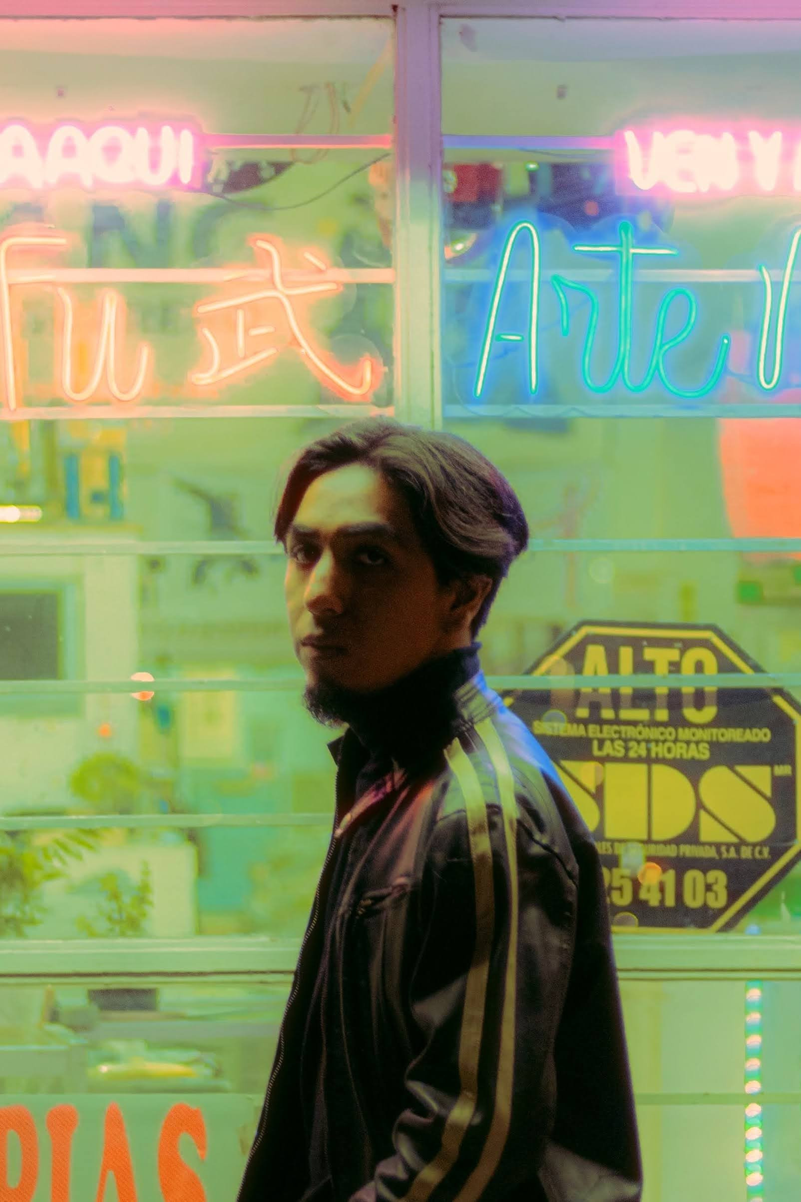 Jorge Martínez Reyes backdrop