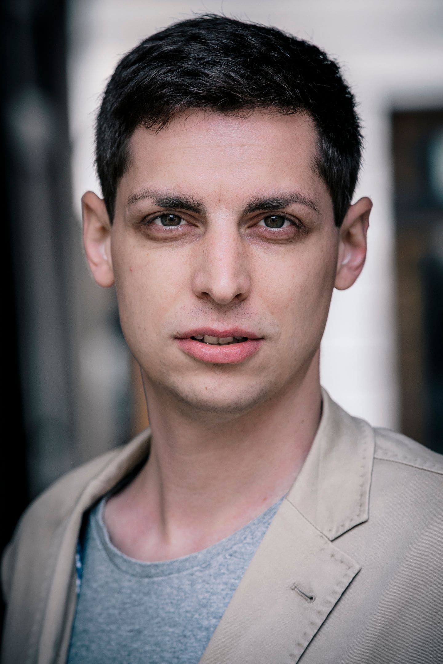 Alexander Diwiak backdrop