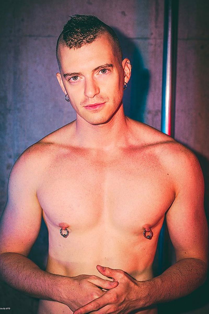 Axel Abysse backdrop