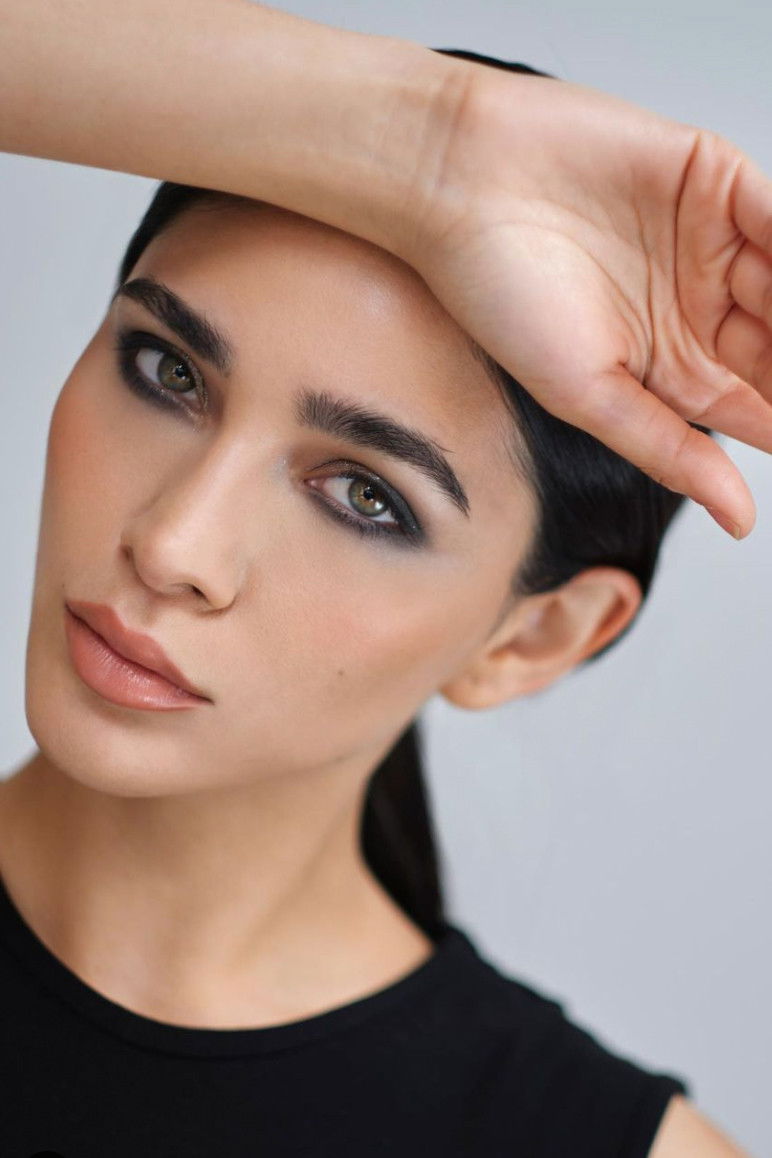 Yazmín Escobar backdrop