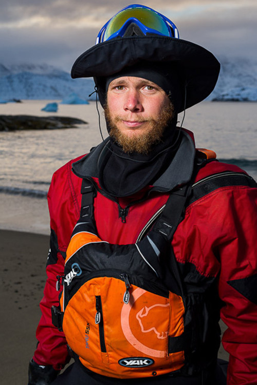 Vincent Berthet backdrop