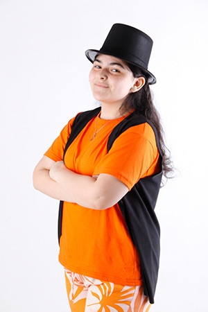 Uma Bustamante backdrop