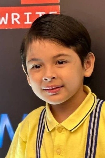 Euwenn Mikaell backdrop