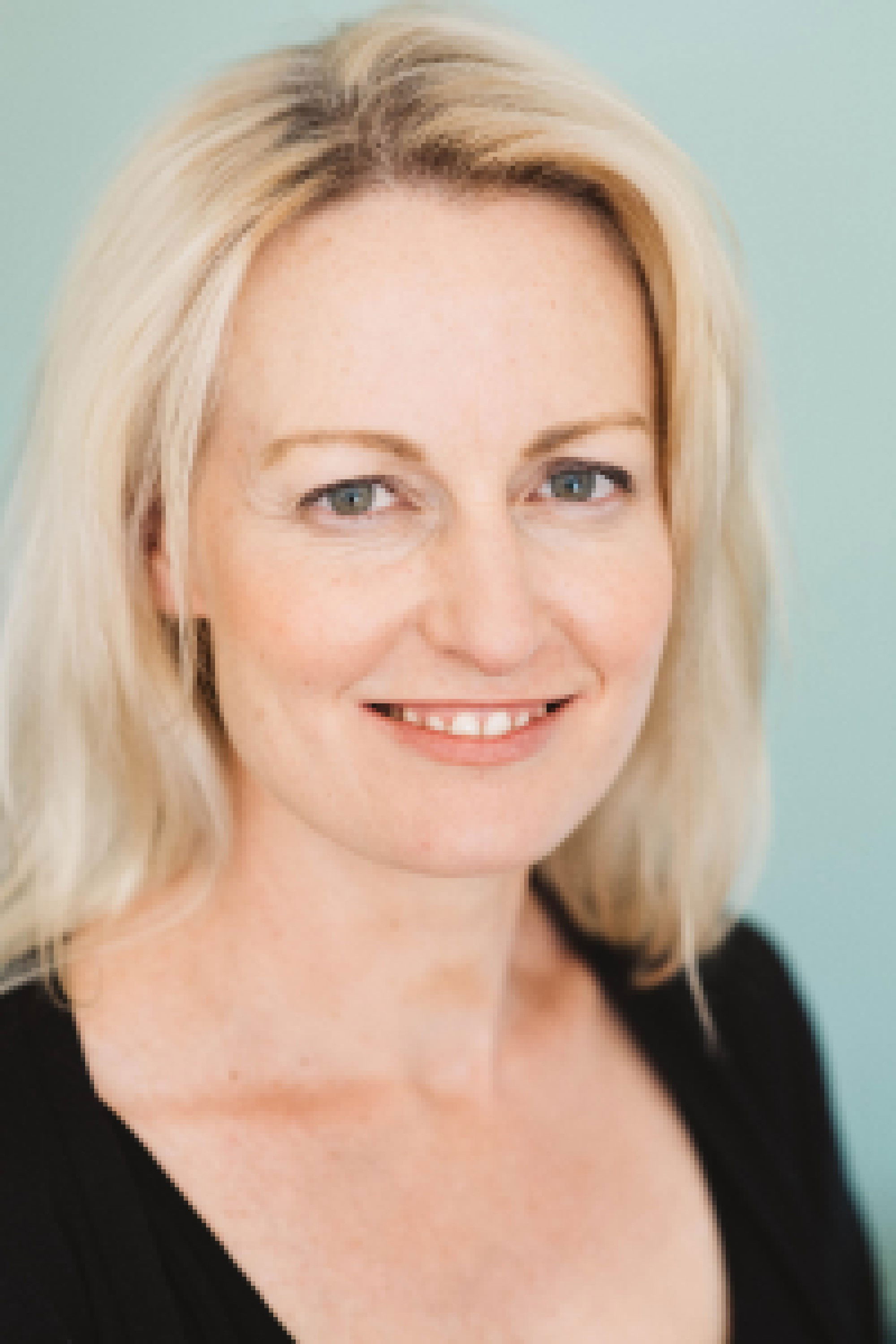 Gabby Llewelyn backdrop