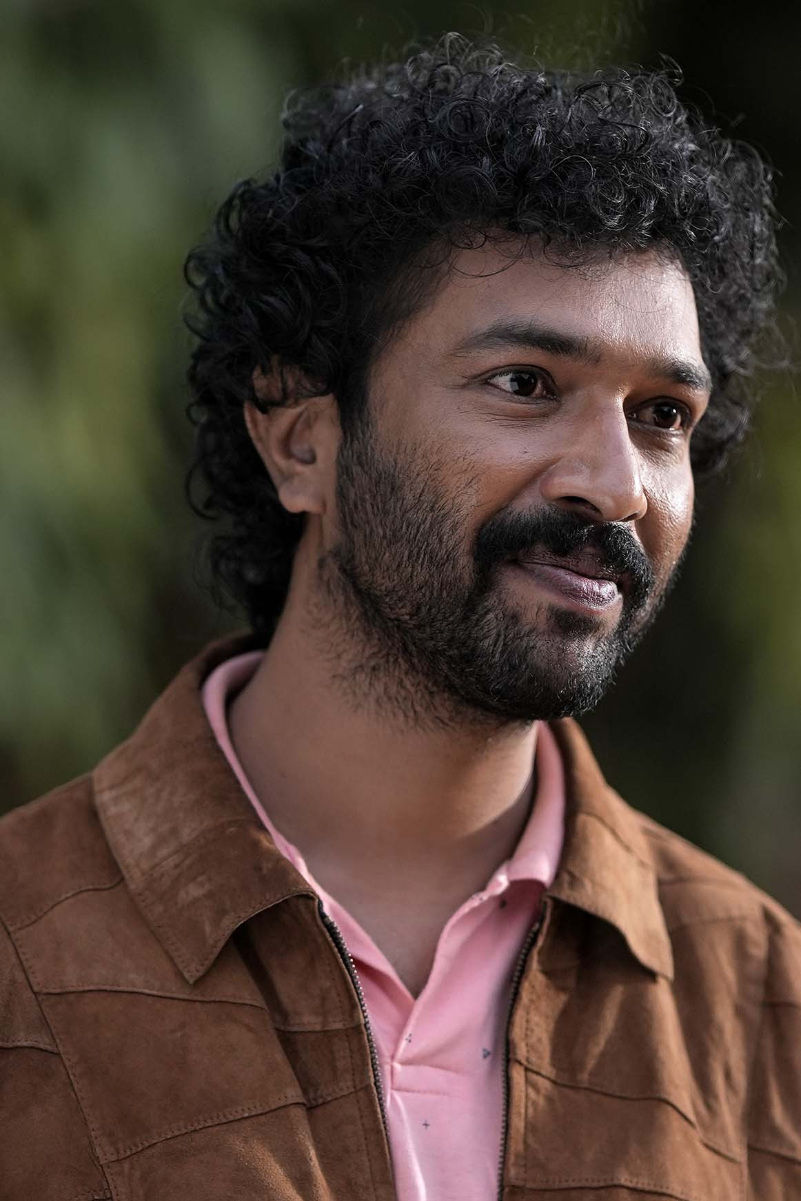 Jinu E Thomas backdrop